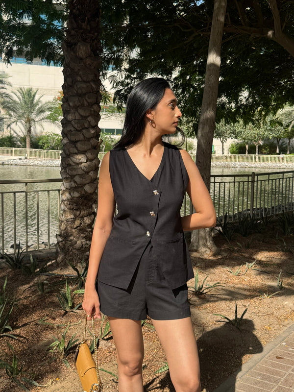 Esme Vest- Black