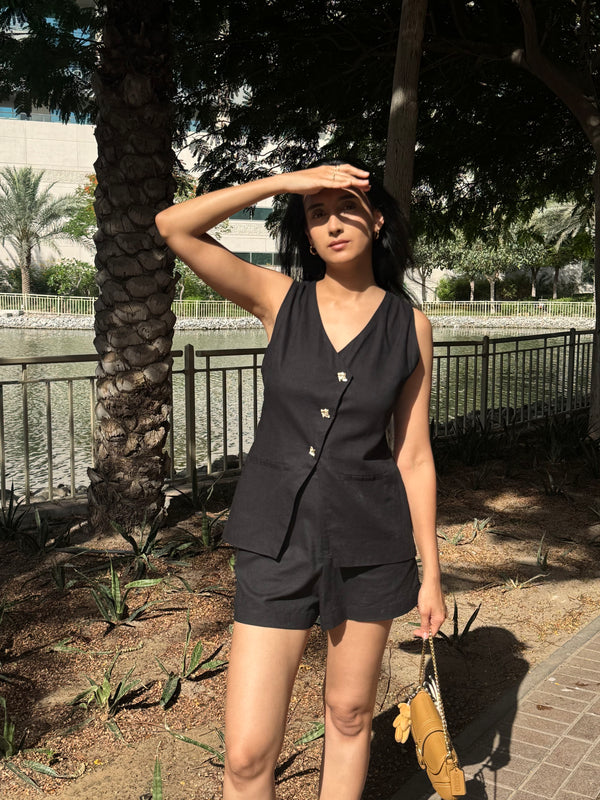Esme Vest- Black